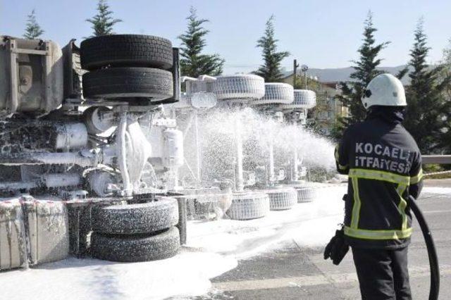 Tem'de Oksijen Yüklü Tanker Devrildi