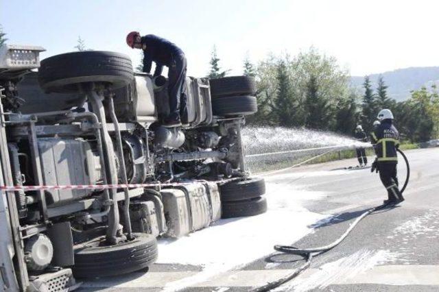 Tem'de Oksijen Yüklü Tanker Devrildi