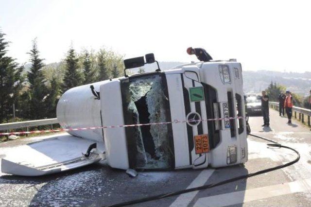 Tem'de Oksijen Yüklü Tanker Devrildi