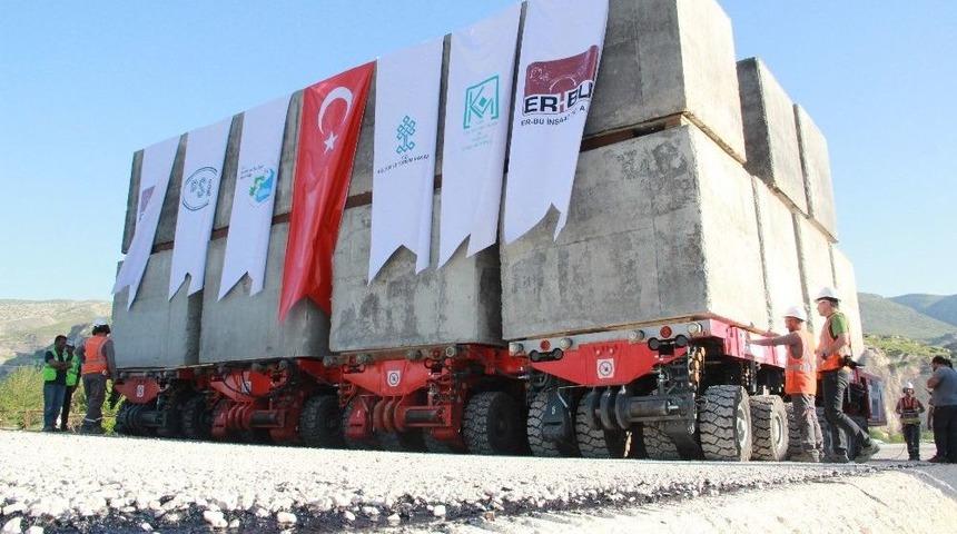 Zeynel Bey T&uuml;rbesi&rsquo;nin Taşınması İ&ccedil;in İlk Deneme Yapıldı