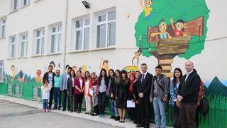 Tasarım Öğrencileri Köy Okulunu Renklendirdi