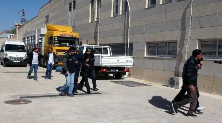 Elazığ'da 8 Uyuşturucu Ş&uuml;phelisi Adliyede