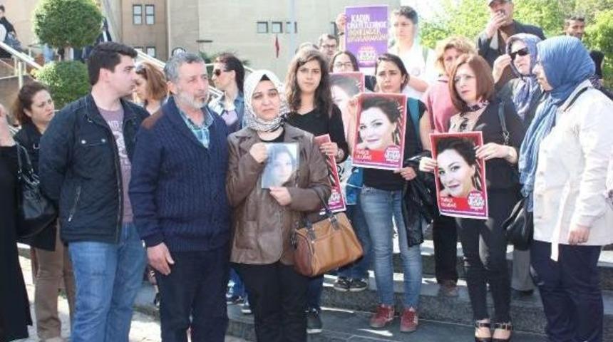 &Ouml;ld&uuml;r&uuml;len Gen&ccedil; Kızın Annesi: Silah Sesini Duyunca Kızımın Vurulduğu I&ccedil;ime Doğdu