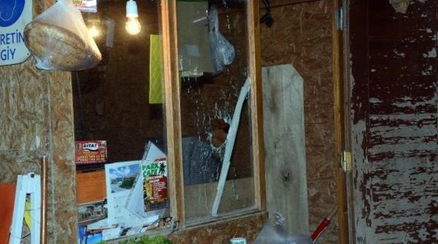 Bek&ccedil;iyi G&ouml;nderip Inşaata Ateş Etti