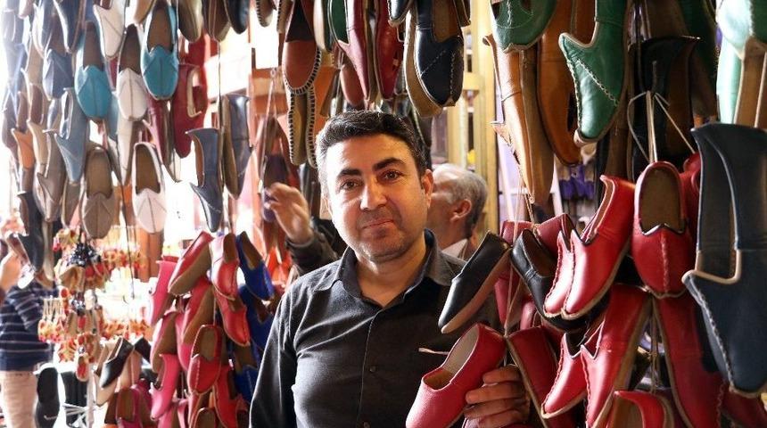 (&ouml;zel Haber) Sıcak Havanın Vazge&ccedil;ilmez Ayakkabısı Yemeni