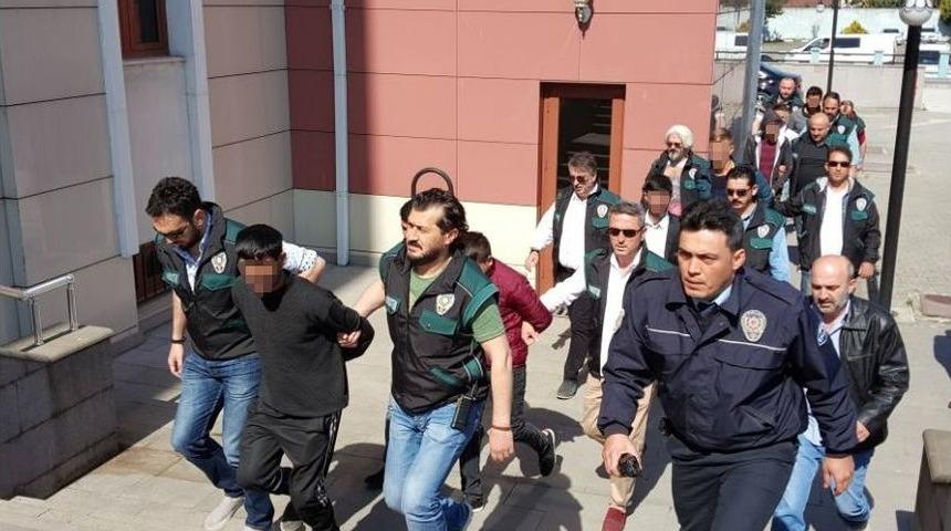 D&uuml;zce Polisinden Uyuşturucu Tacirlerine Baskın