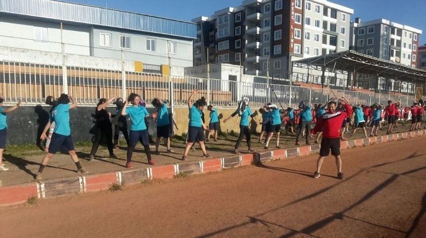 Van Büyükşehir Belediyesi Sporcunun Yanında