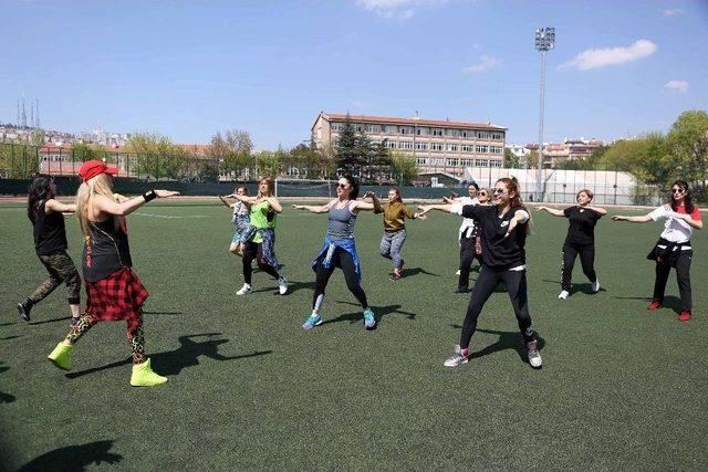 Yenimahalle’de Açık Havada Spor Keyfi