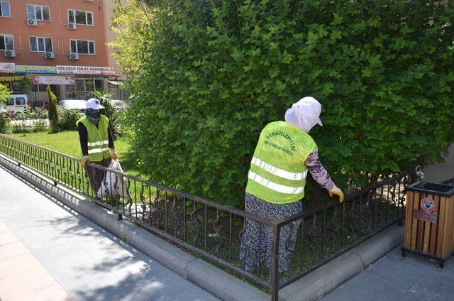 Soma’da Park Ve Bahçelere Kadın Eli Değdi