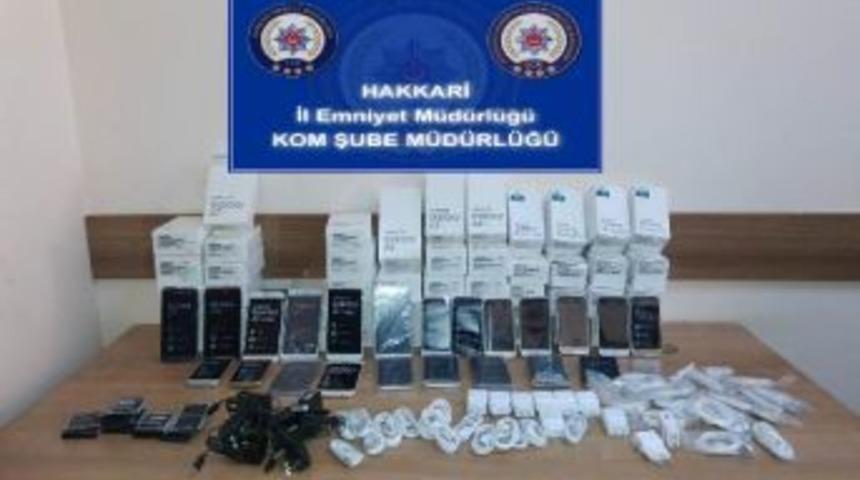 Hakkari'de 62 Ka&ccedil;ak Telefon Ele Ge&ccedil;irildi
