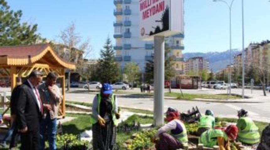 Seydişehir Rengarenk &Ccedil;i&ccedil;eklere B&uuml;r&uuml;nd&uuml;