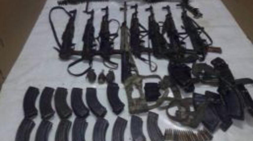 Etkisiz Hale Getirilen Ter&ouml;ristlerden &Ccedil;ok Sayıda Silah Ve M&uuml;himmat Ele Ge&ccedil;irildi