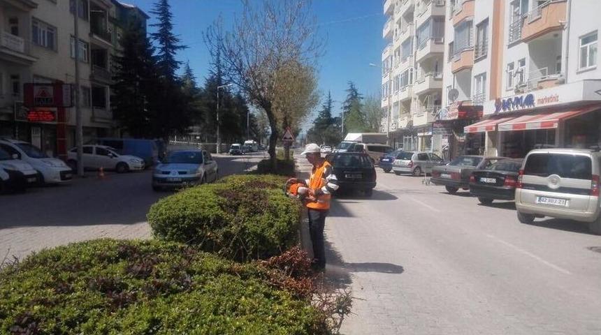 Beyşehir&rsquo;deki Park Ve Bah&ccedil;elerde Mesai Hız Kazandı