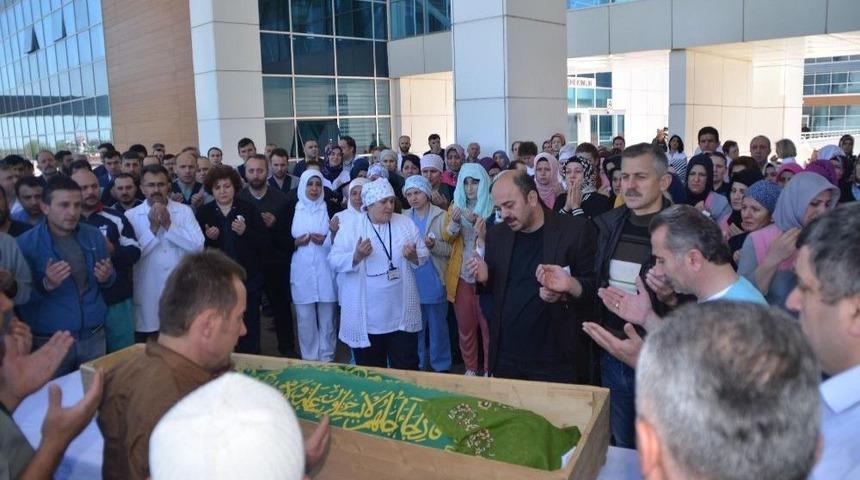 Sağlık &Ccedil;alışanına Mesai Arkadaşlarından Son G&ouml;rev