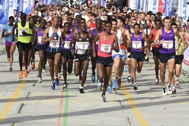 Vodafone 12’nci İstanbul Yarı Maratonu Pazar Günü Koşulacak