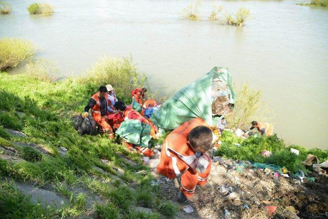 Dicle Nehri Yatağında Atık Temizliği