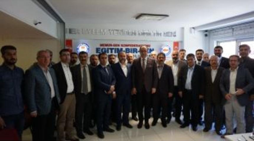 Ak Parti&rsquo;den Memur-sen&rsquo;e Teşekk&uuml;r Ziyareti