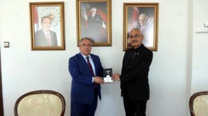 Nayir: "en Silik Mürekkep, En Güçlü Hafızadan İyidir"