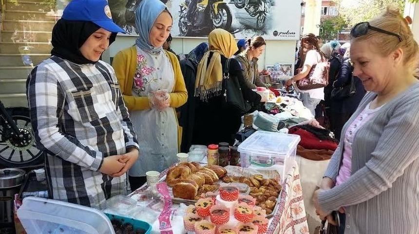 Otizmli Çocuklar Kermes Düzenlediler