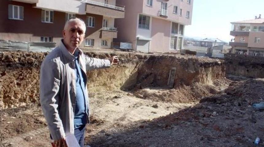 Ardahan'daki Cesetle Ilgili Tarih&ccedil;i G&ouml;r&uuml;ş&uuml;: Rus Generale Ait