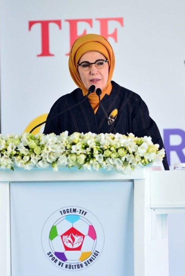 Emine Erdoğan: “suriye’de Yaşanan Savaşta Ülkemiz Umudu Temsil Ediyor”