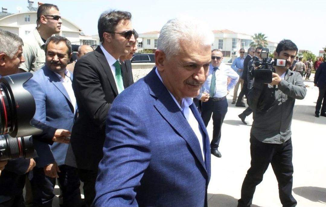 Başbakan Yıldırım: "2 Mayıs&rsquo;ta Cumhurbaşkanımızın Partiye &Uuml;yeliğini Tekrar Başlatmış Olacağız"