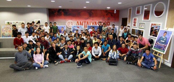 Lise Öğrencileri Antalya Stadyumu’nda G2