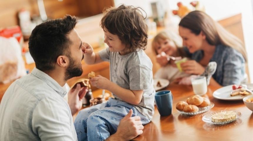 &Ccedil;ocukların ebeveynlerinde mutlaka g&ouml;rmesi gereken 5 şey