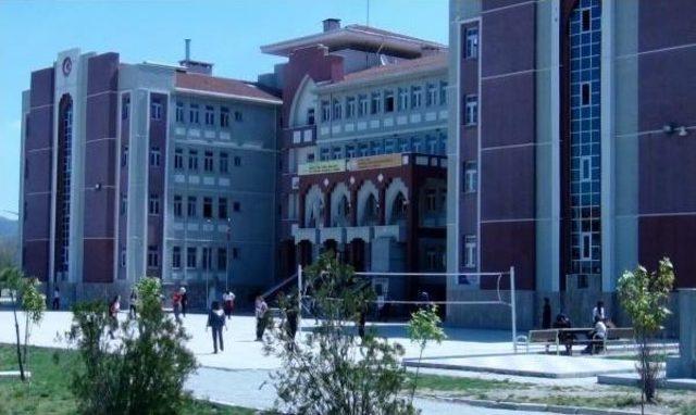 Simav'da Anadolu Lisesi'nin Kapatılma Kararı Velileri Üzdü