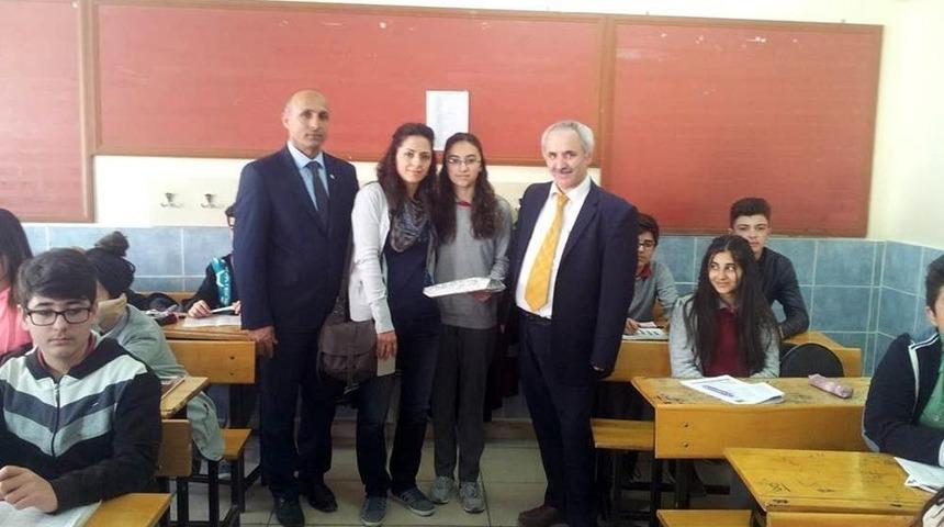 Sorgun&rsquo;da Şiir, Kompozisyon Ve Resim Yarışması D&uuml;zenledi