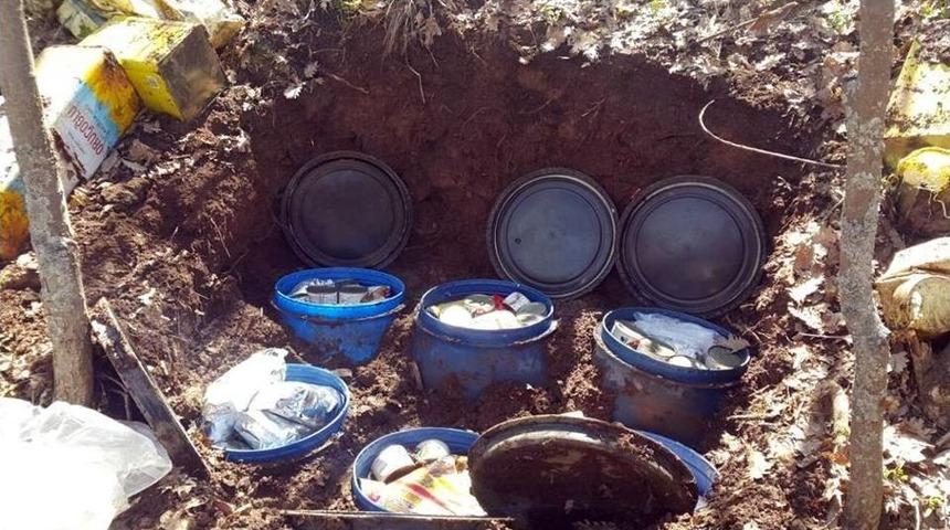 Ter&ouml;ristlere Ait Y&uuml;kl&uuml; Miktarda Yaşam Ve Gıda Malzemesi İmha Edildi