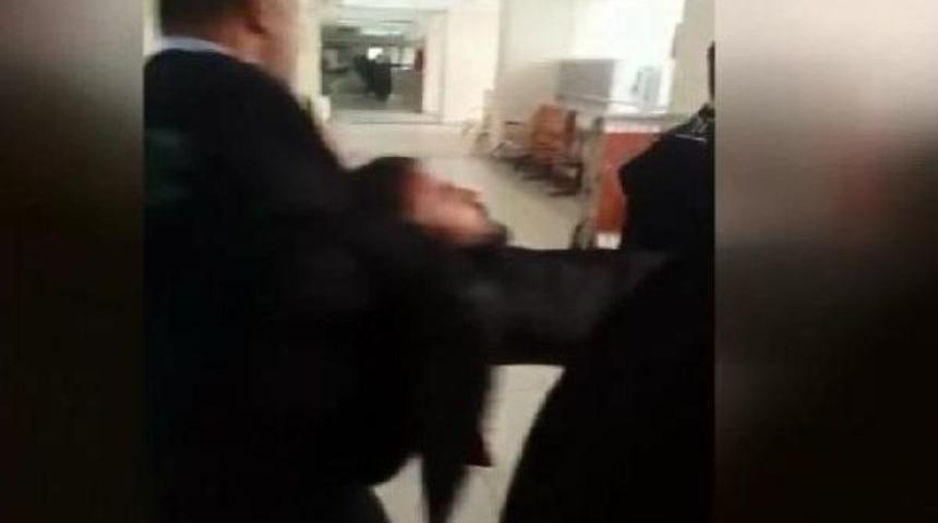 Duruşma Salonundan B&ouml;yle &Ccedil;ıkarıldı "şikayet&ccedil;iyim" Dedi