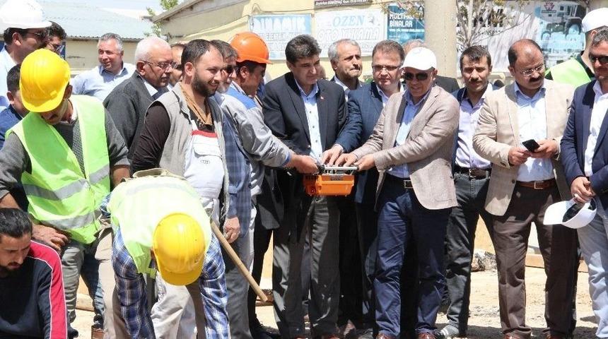 Karaman&rsquo;da Sanayi K&ouml;pr&uuml;l&uuml; Kavşağının Temeli Atıldı