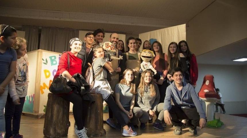 Burhaniyeli Minikler Tiyatro İle Tanıştı