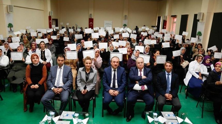 Şehitkamil&rsquo;de 187 Kişi Daha Okur-yazar Oldu