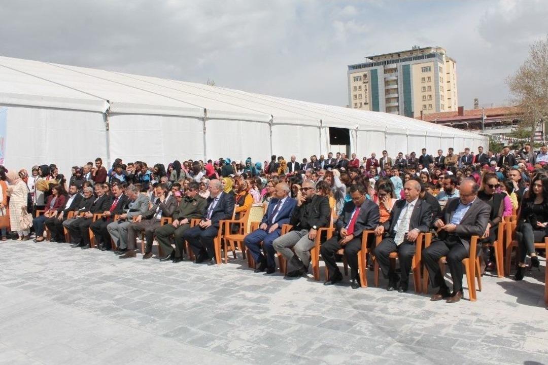 Niğde&rsquo;de Kitap Fuarı A&ccedil;ıldı