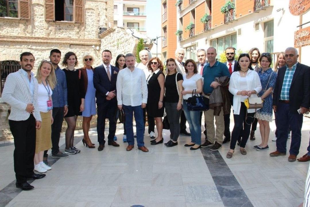 Magider Yabancı Konuklara Manisa&rsquo;yı Anlattı