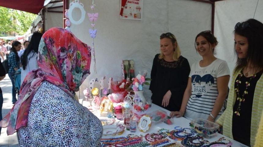 H&uuml;nerli Ellerde Mesir Yoğunluğu