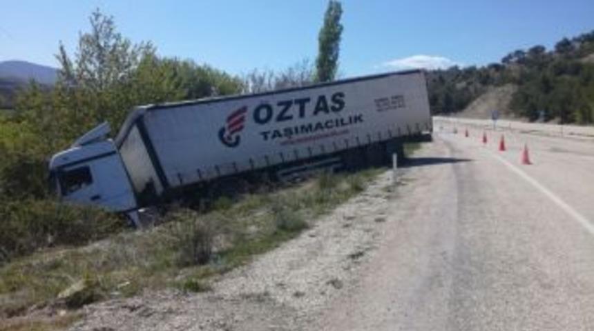 Tır Yoldan &Ccedil;ıktı