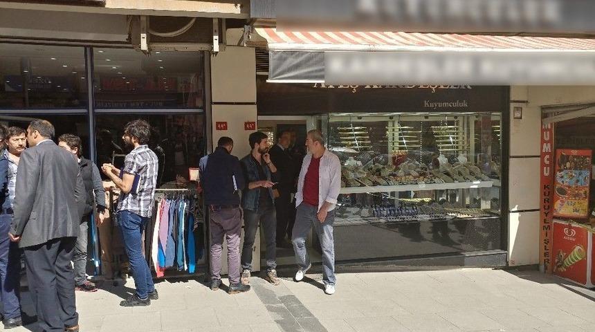 Bağcılar&rsquo;da Kuyumcu Soygunu