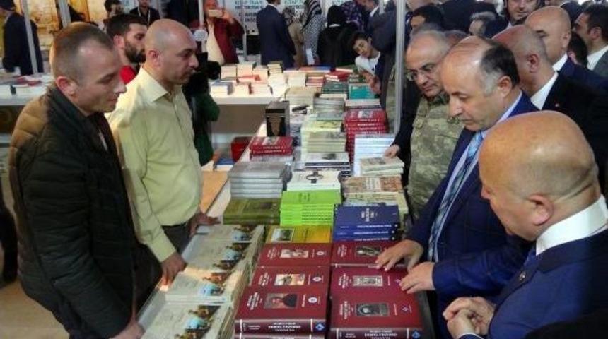 Erzurum Kitap Fuarı A&ccedil;ıldı