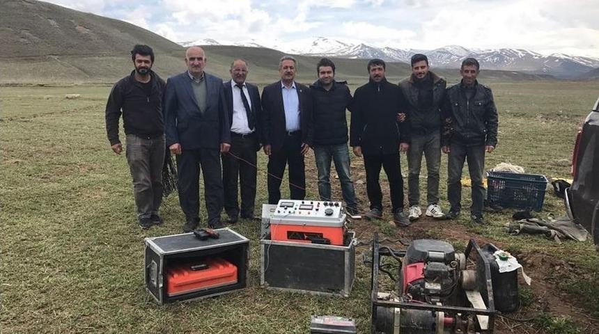 Taşlı&ccedil;ay&rsquo;da Sıcak Su Aramaları Devam Ediyor