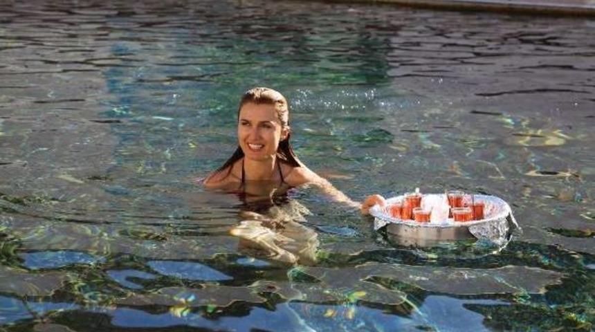 Tuğba &Ouml;zay, Balıklı Kaplıca'yı Ziyaret Etti