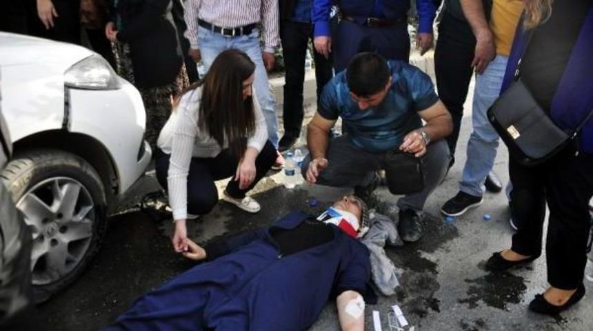 Otomobil Yayalara &Ccedil;arptı: 2 Yaralı