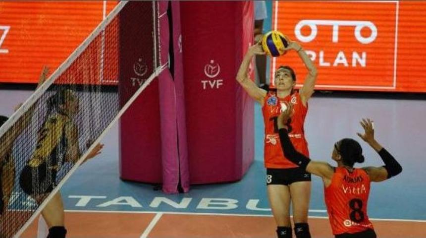 Vakıfbank Seride 1-0 Öne Geçti