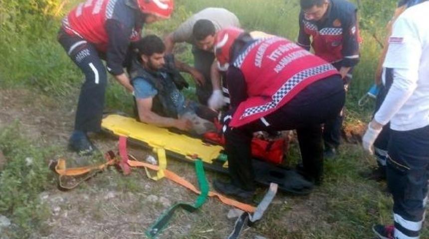 Toprak Altında Kalan Iş&ccedil;iyi Itfaiye Kurtardı