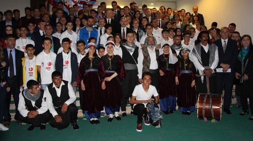 İ&ccedil;işleri Bakanı Soylu Mardinli &Ccedil;ocuklarla Bir Araya Geldi