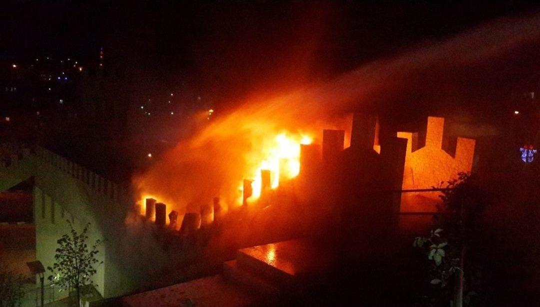 Üst Geçidi Ateşe Verdiler