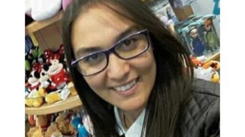 Sinem &Ouml;ğretmen 40 G&uuml;nl&uuml;k Yaşam Savaşını Kaybetti