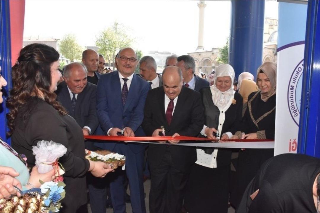 İğne Oyası Ve Tunus Sergisi A&ccedil;ıldı